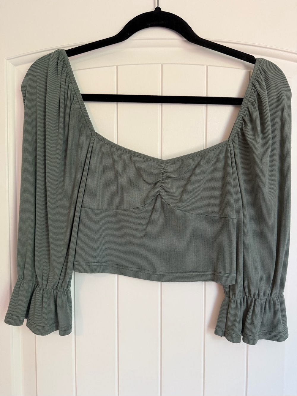 Toby Heart Ginger Women’s Sage Green Square Neck Crop Top - Sm